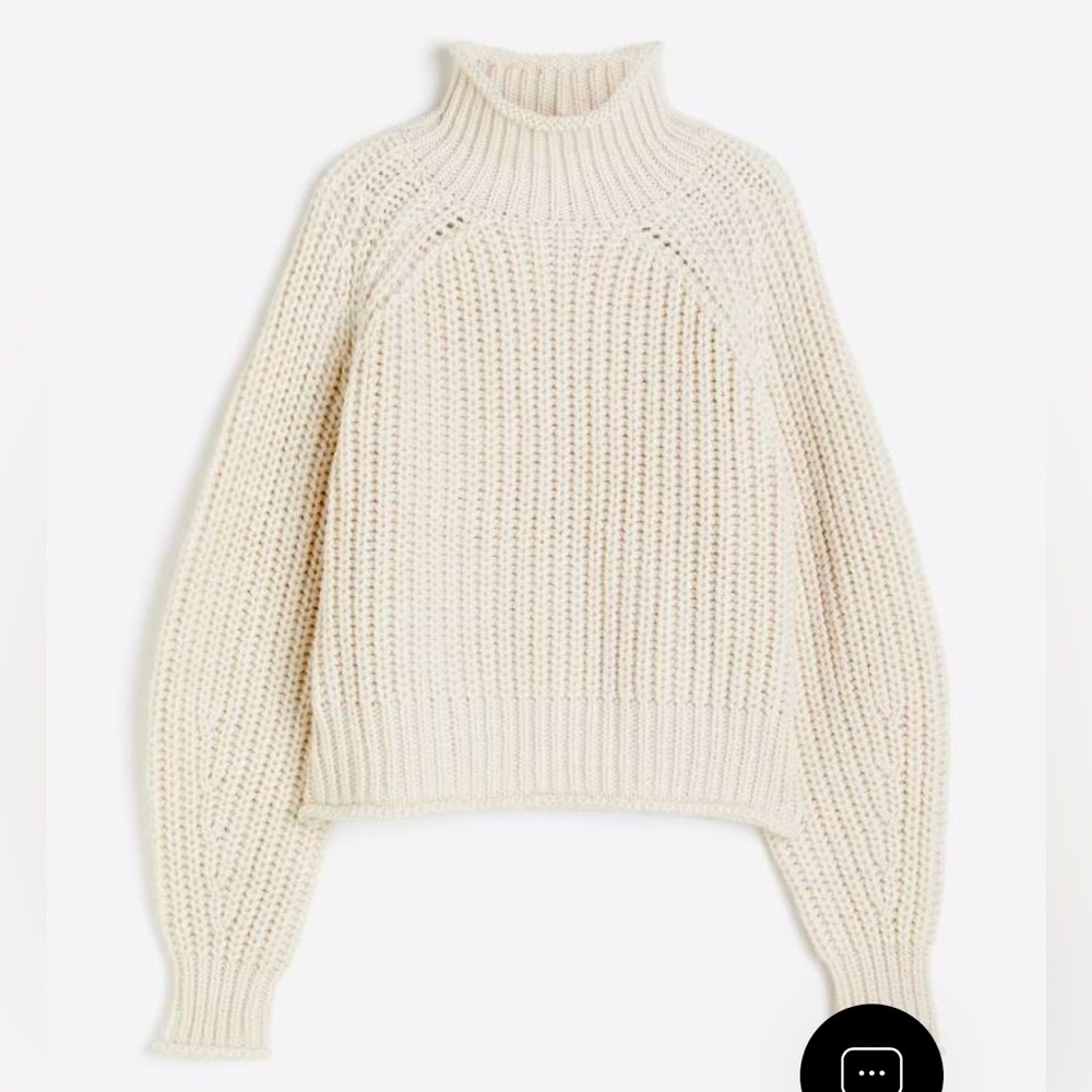 H&M cream chunky knit oversized mock turtle neck cropped sweater. Size M